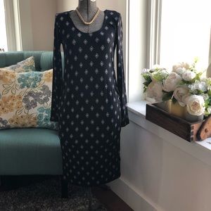 Maternity dress black and white